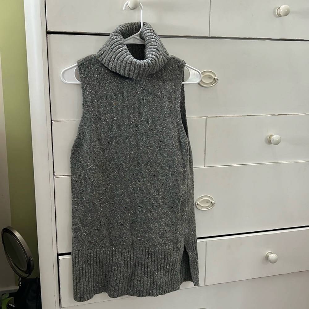Club Monaco Grey (multicolored speckled) wool sleeveless turtleneck tunic.